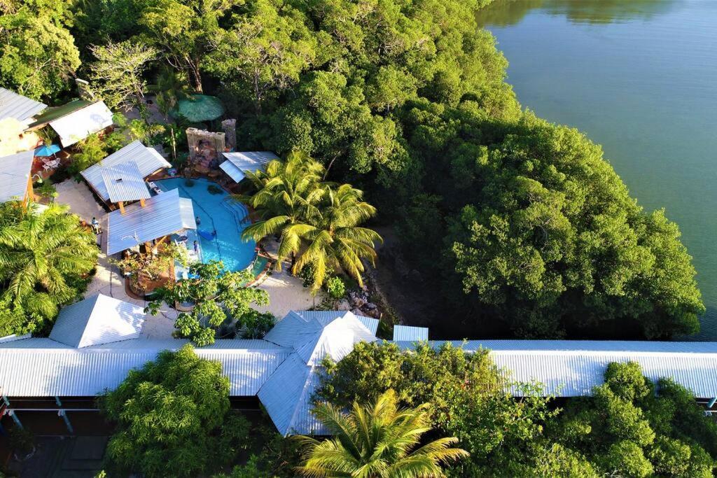 The Dock Resort Over Water Retreat West End Exterior photo