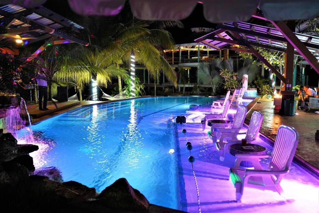 The Dock Resort Over Water Retreat West End Exterior photo